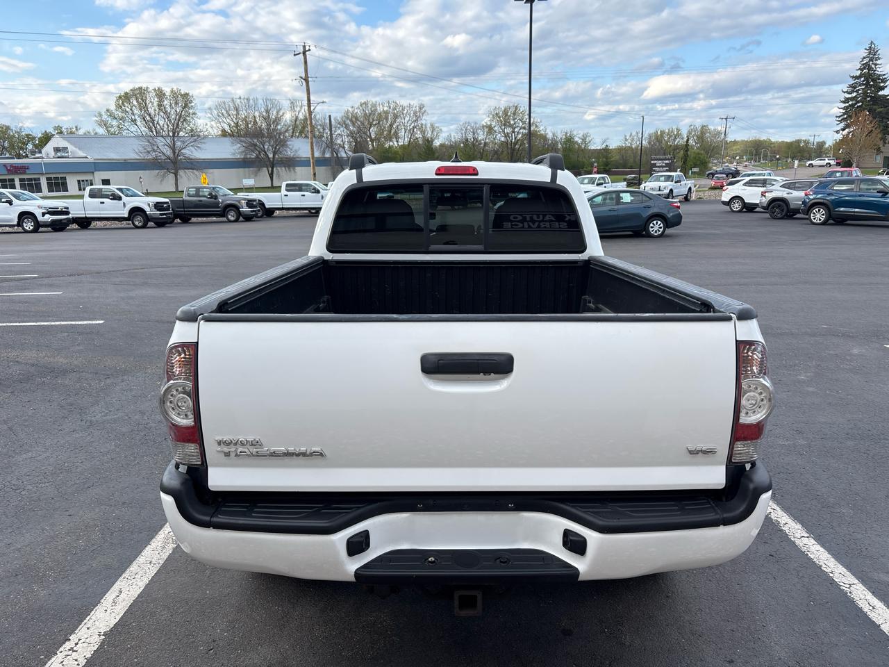 Toyota Tacoma 4WD Double Cab LB V6 AT (Natl) 2015