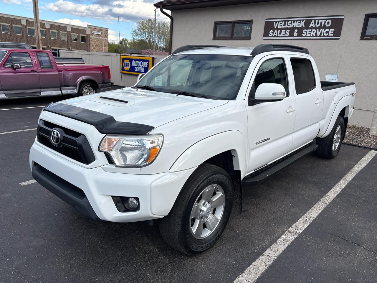 Toyota Tacoma 4WD Double Cab LB V6 AT (Natl) 2015