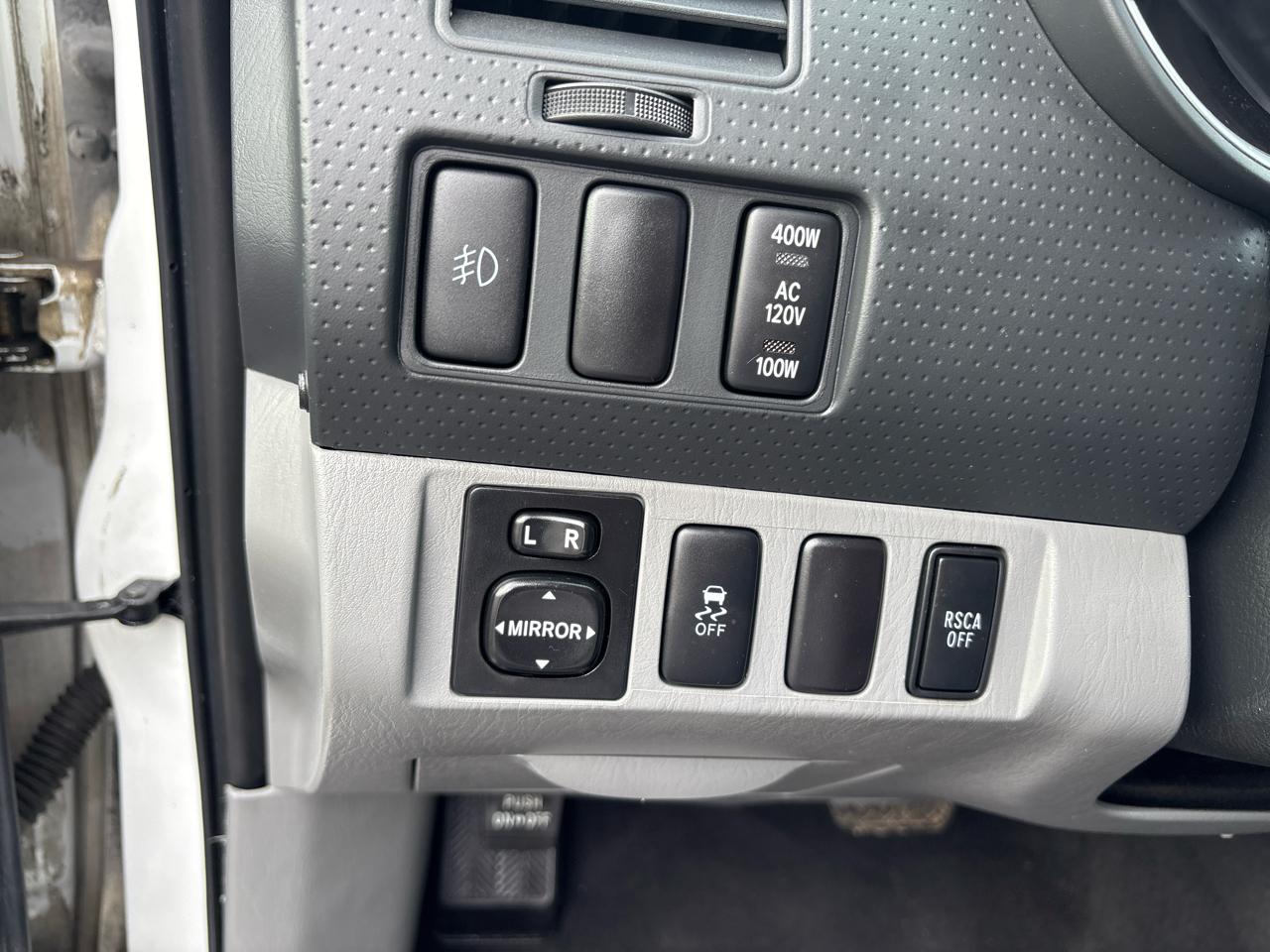 Toyota Tacoma 4WD Double Cab LB V6 AT (Natl) 2015