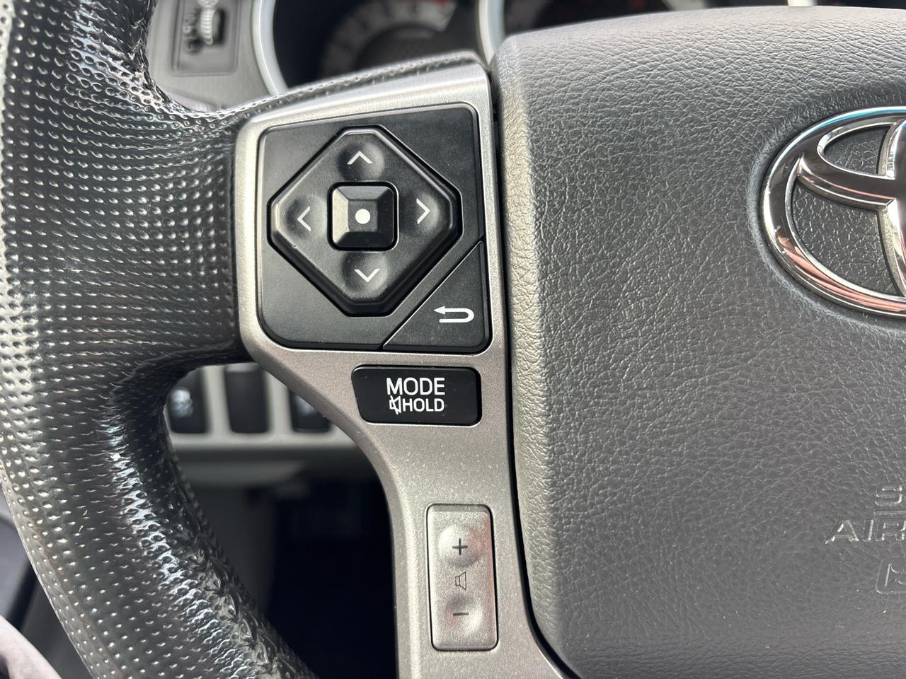 Toyota Tacoma 4WD Double Cab LB V6 AT (Natl) 2015