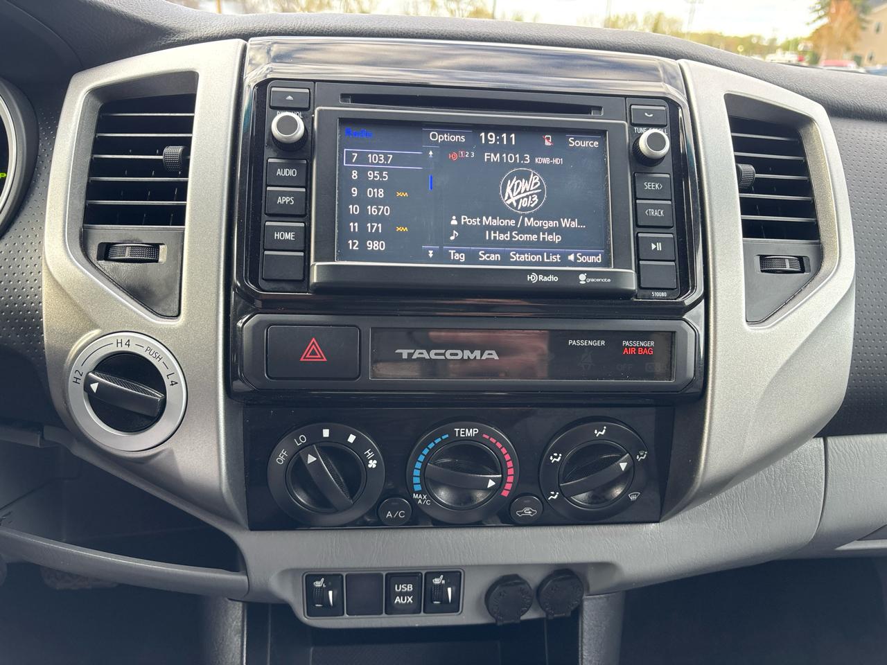 Toyota Tacoma 4WD Double Cab LB V6 AT (Natl) 2015
