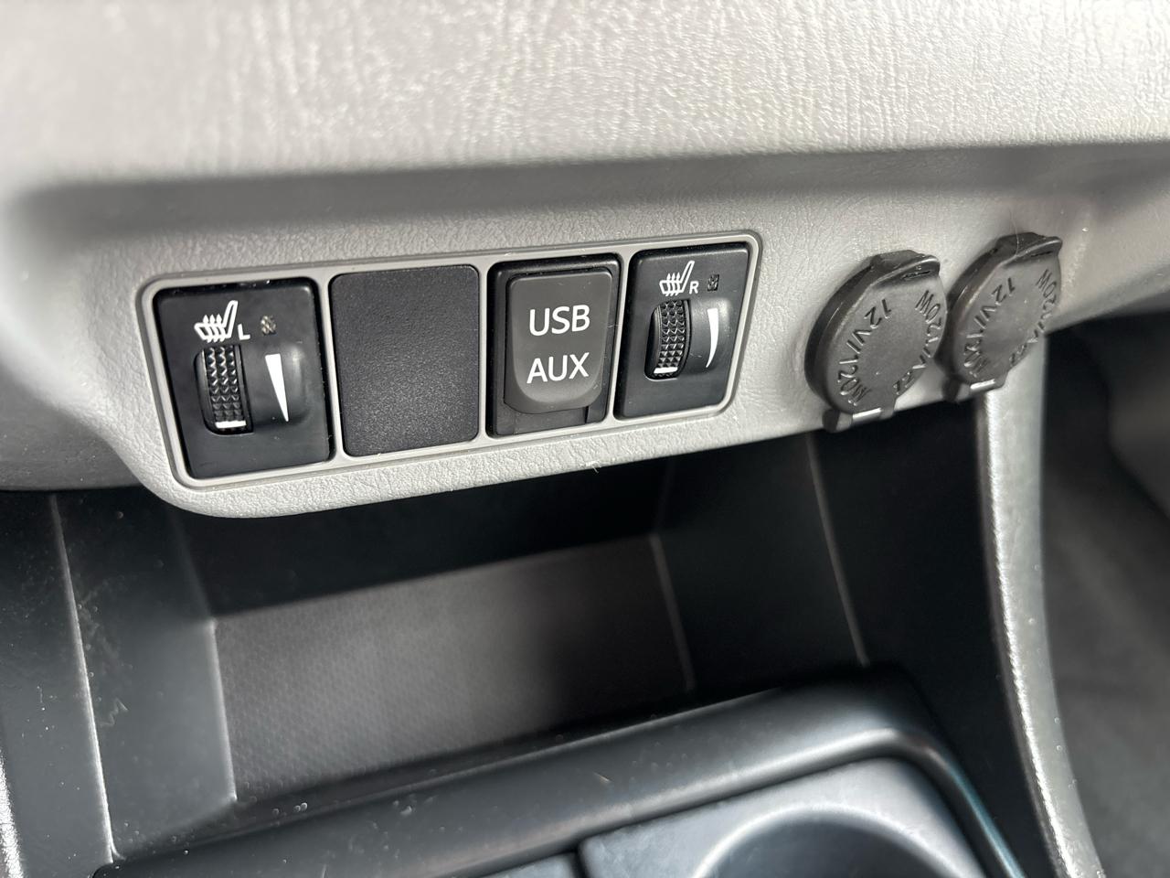 Toyota Tacoma 4WD Double Cab LB V6 AT (Natl) 2015