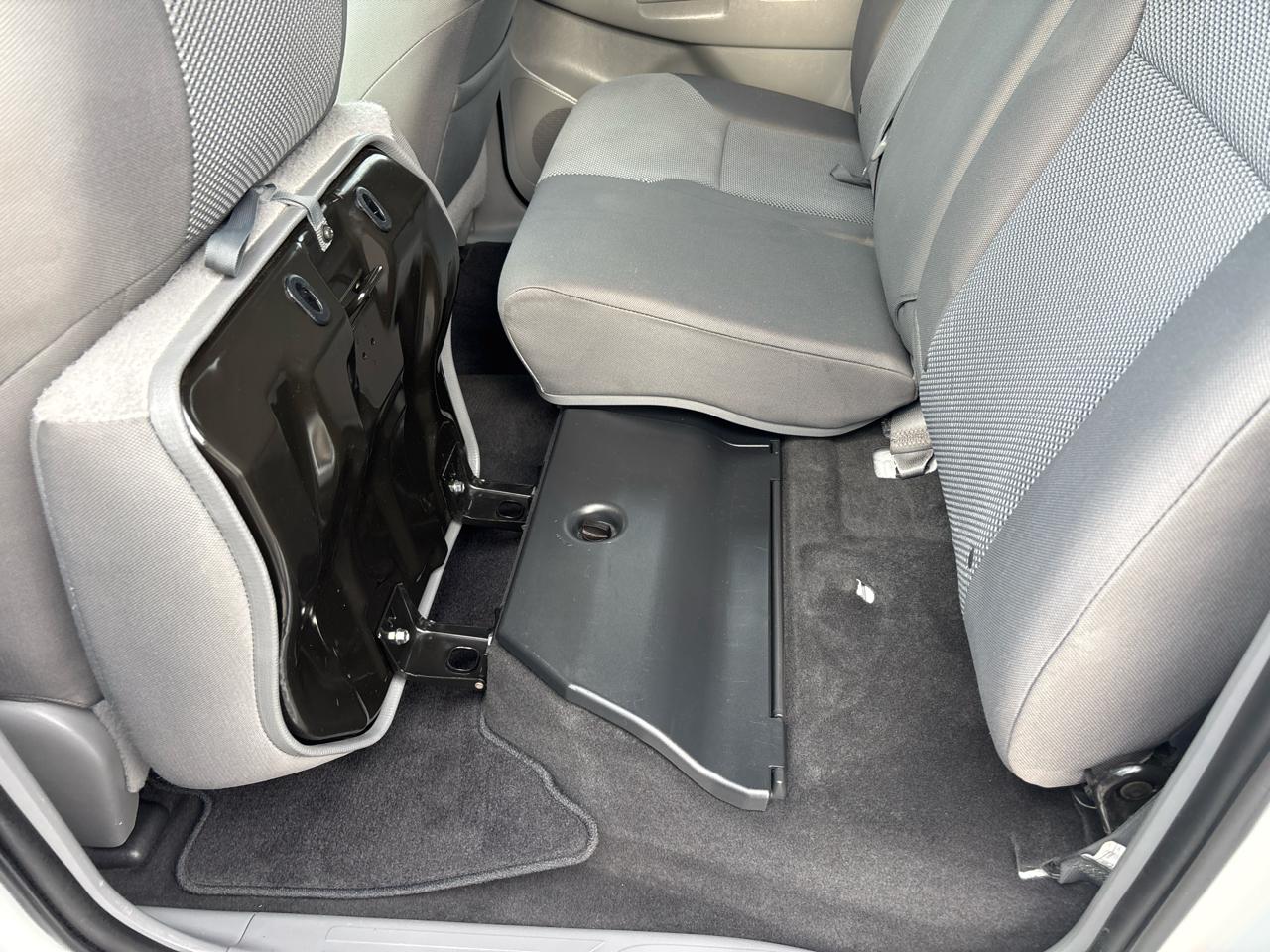 Toyota Tacoma 4WD Double Cab LB V6 AT (Natl) 2015