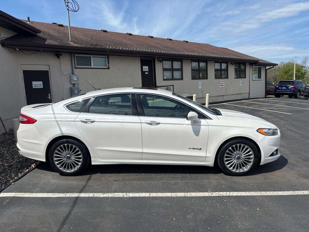 Ford Fusion 4dr Sdn Titanium Hybrid FWD 2013