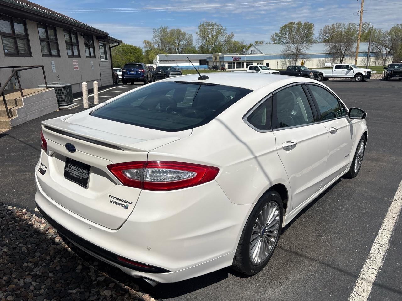 Ford Fusion 4dr Sdn Titanium Hybrid FWD 2013
