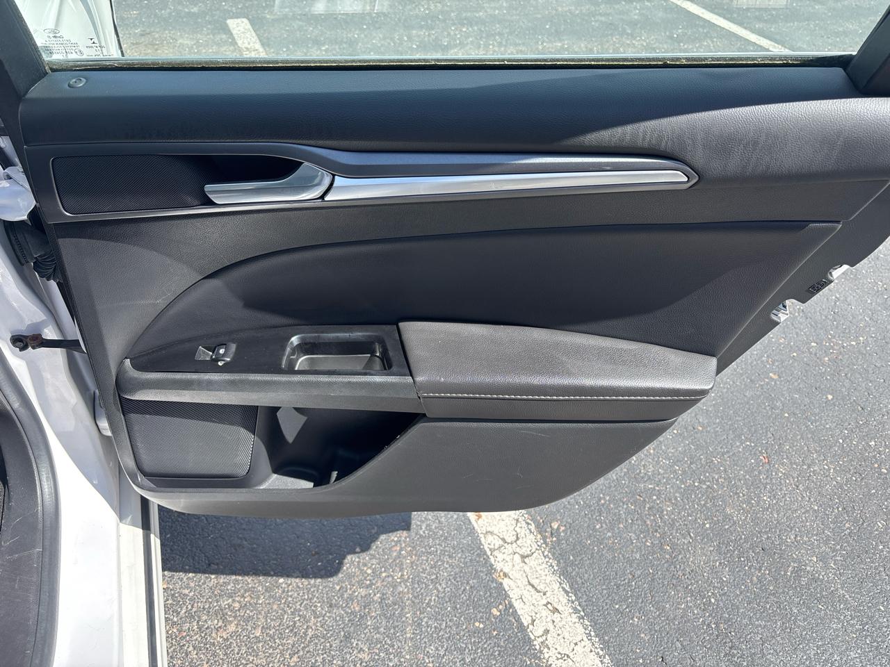 Ford Fusion 4dr Sdn Titanium Hybrid FWD 2013