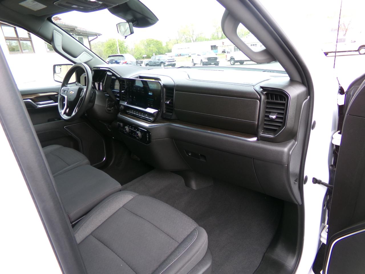 Chevrolet Silverado 1500 4WD Crew Cab 157" LT 2022