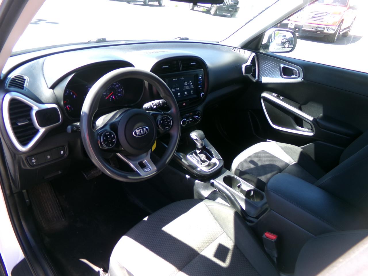 Kia Soul LX 2021
