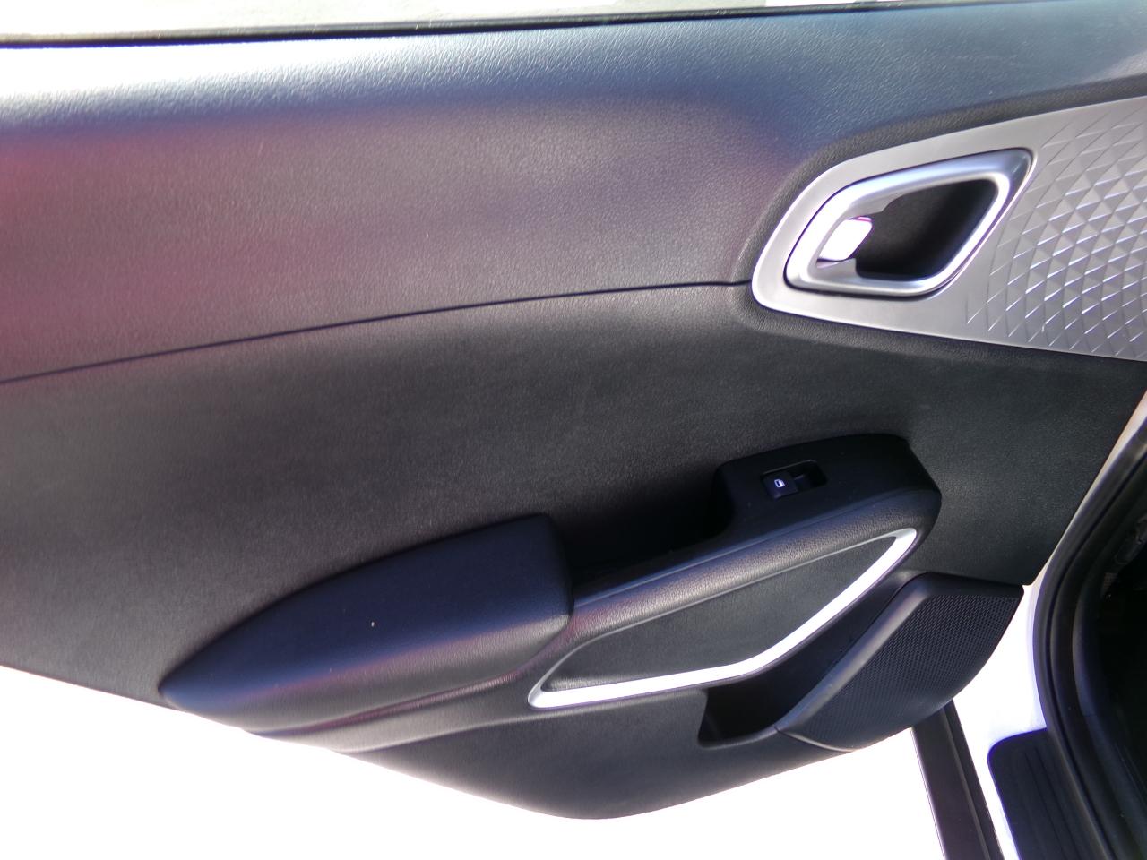 Kia Soul LX 2021