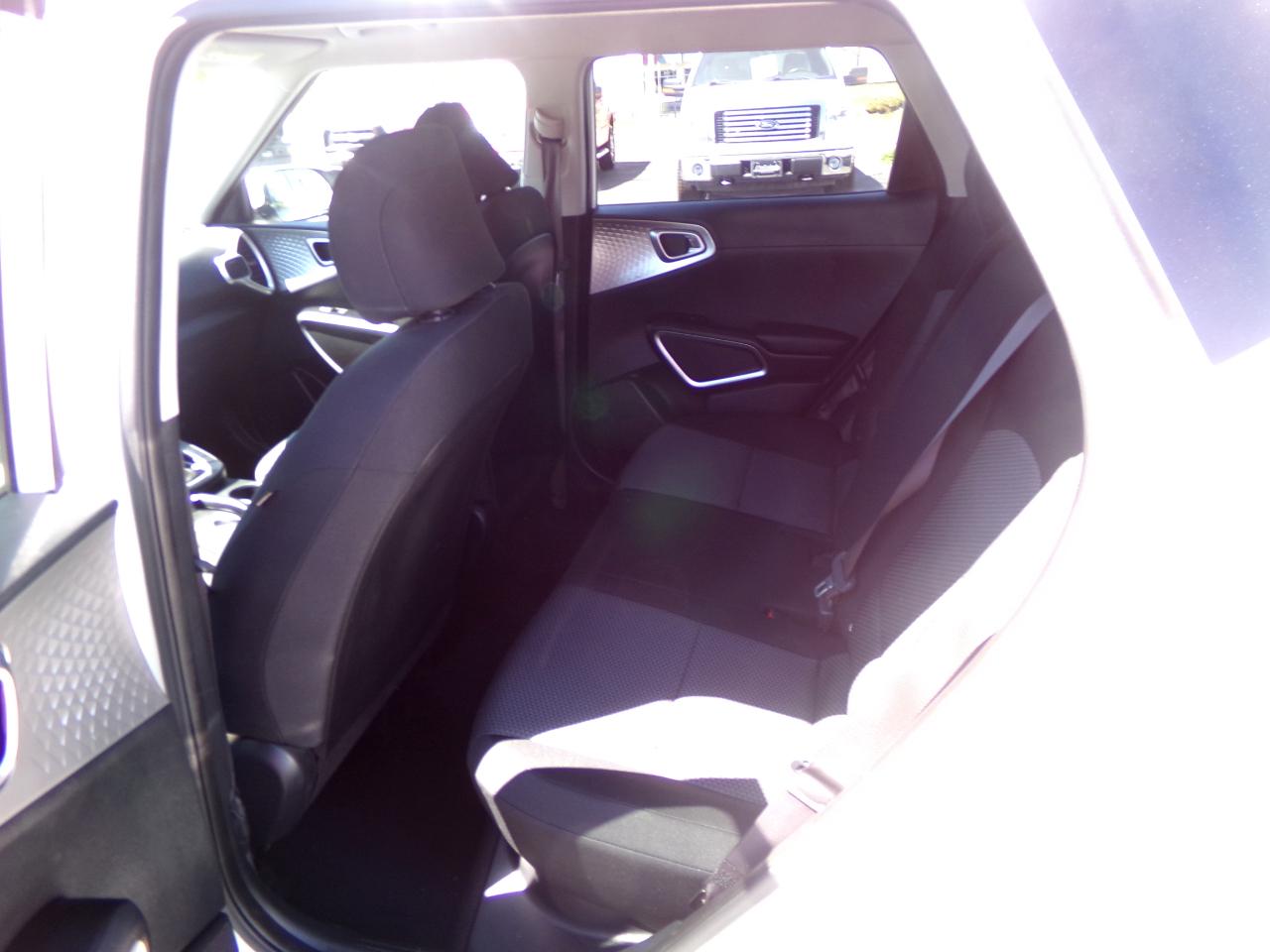 Kia Soul LX 2021