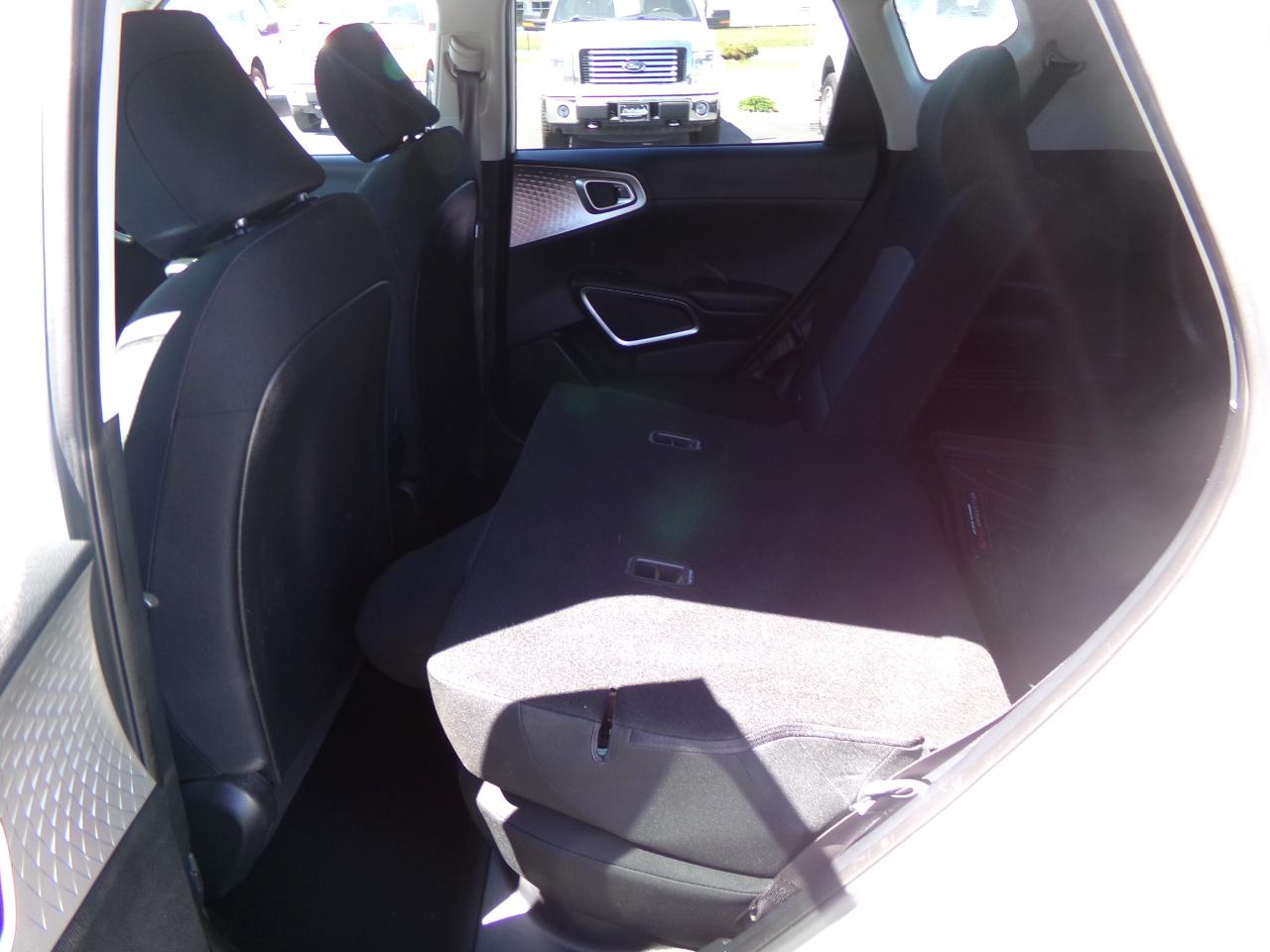 Kia Soul LX 2021