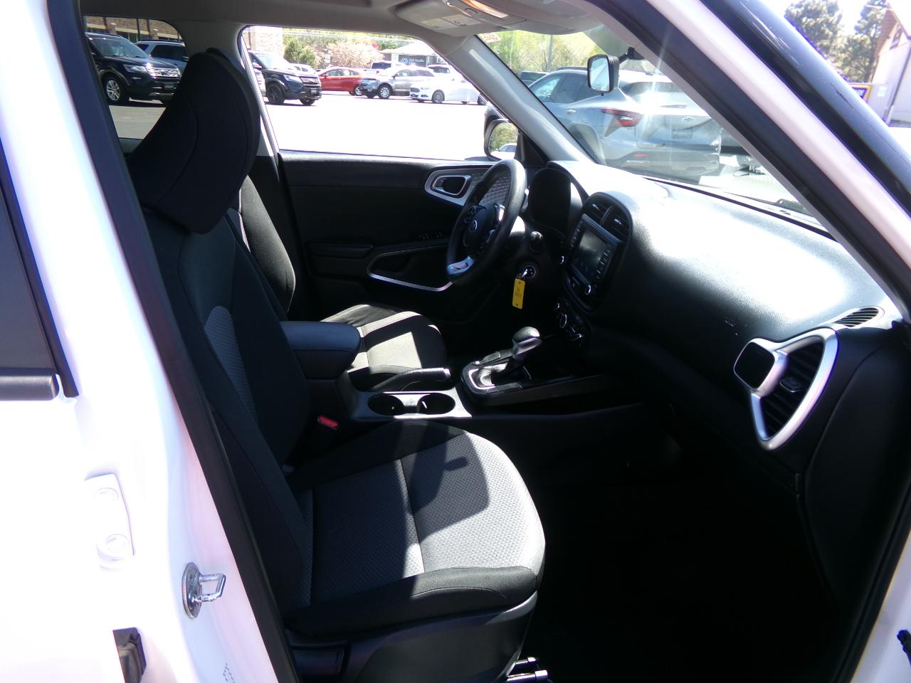 Kia Soul LX 2021