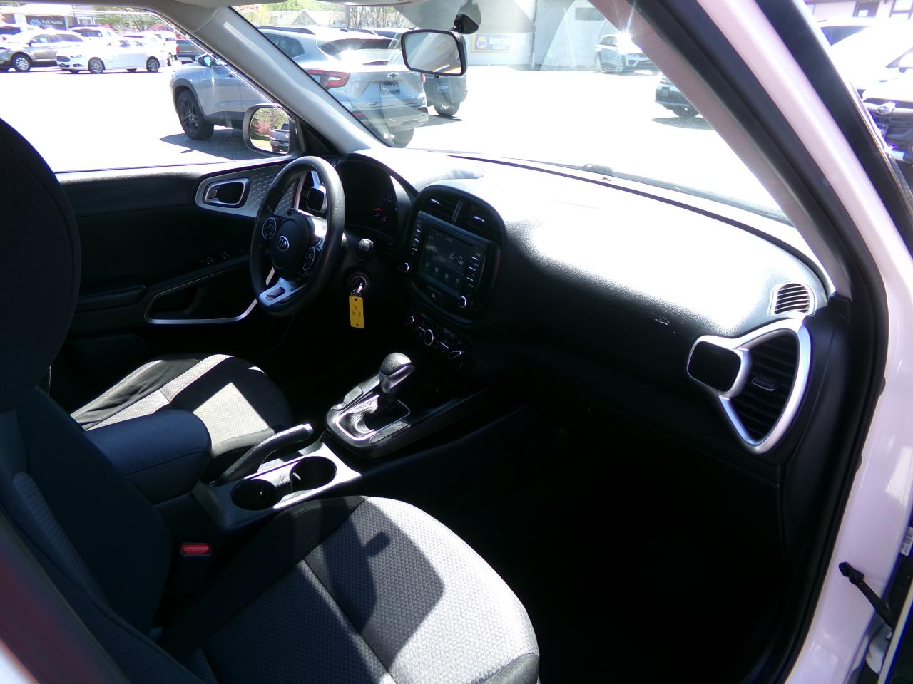 Kia Soul LX 2021