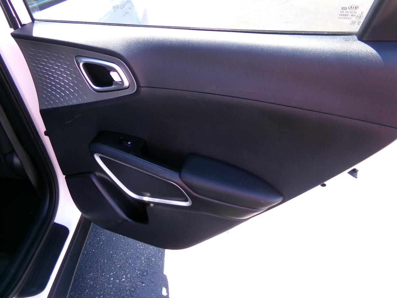 Kia Soul LX 2021