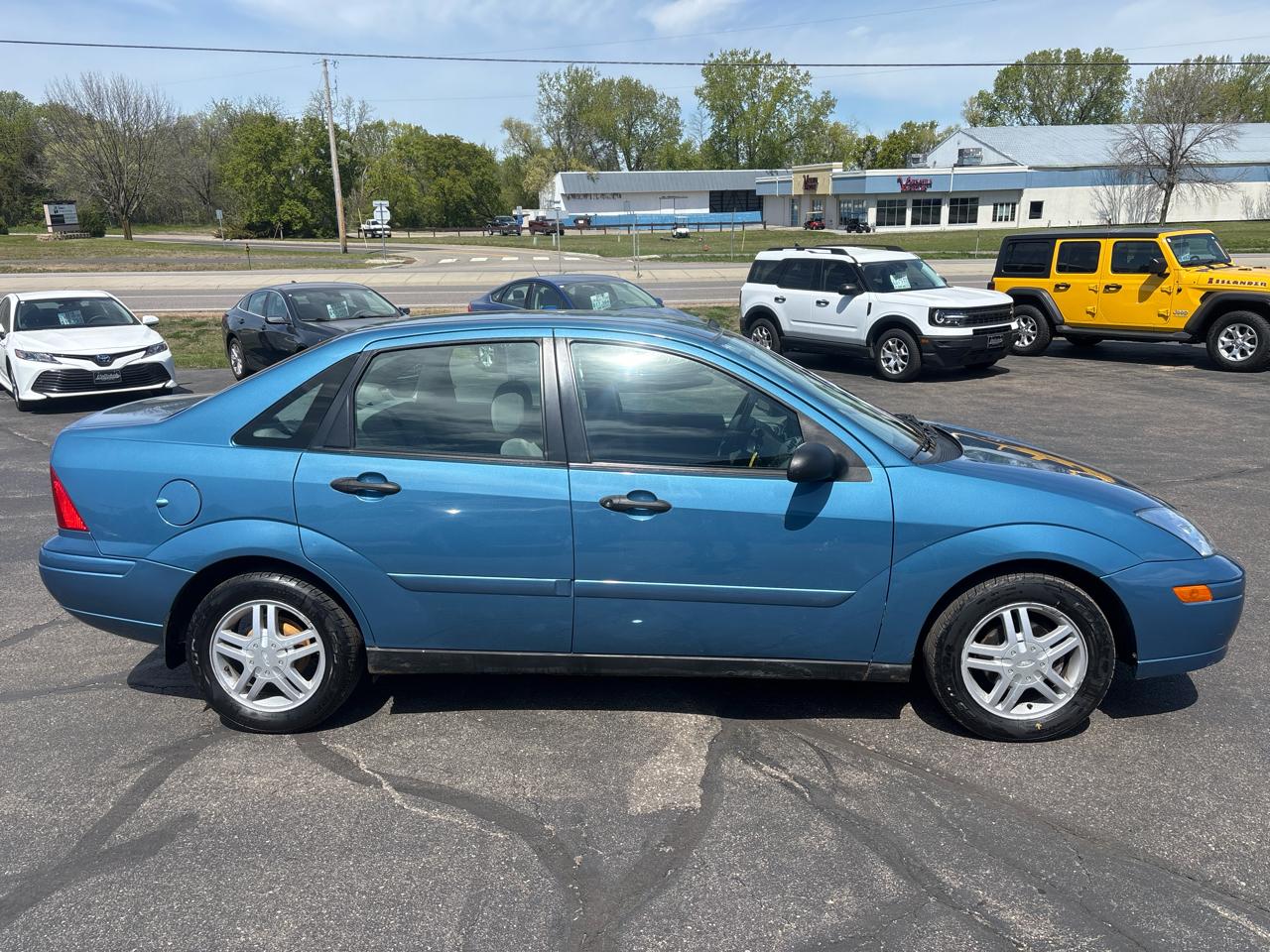 Ford Focus 4dr Sdn SE 2001