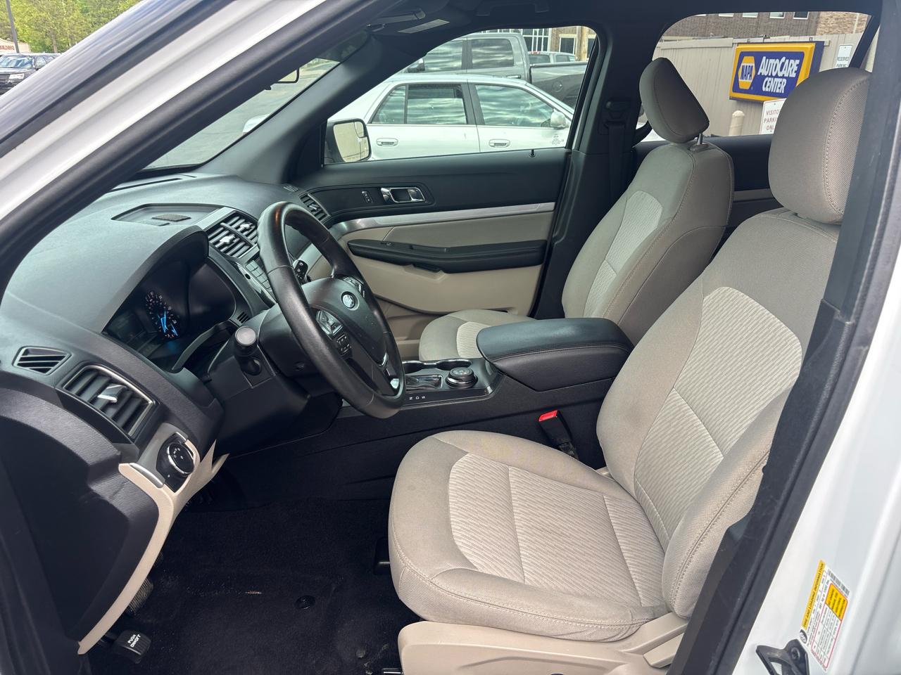 Ford Explorer Base 4WD 2019