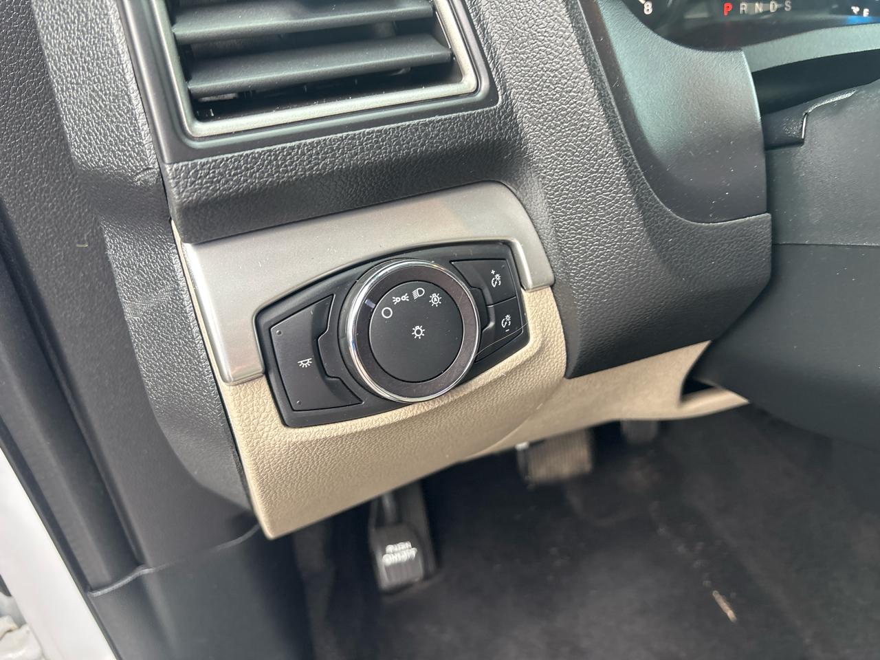 Ford Explorer Base 4WD 2019