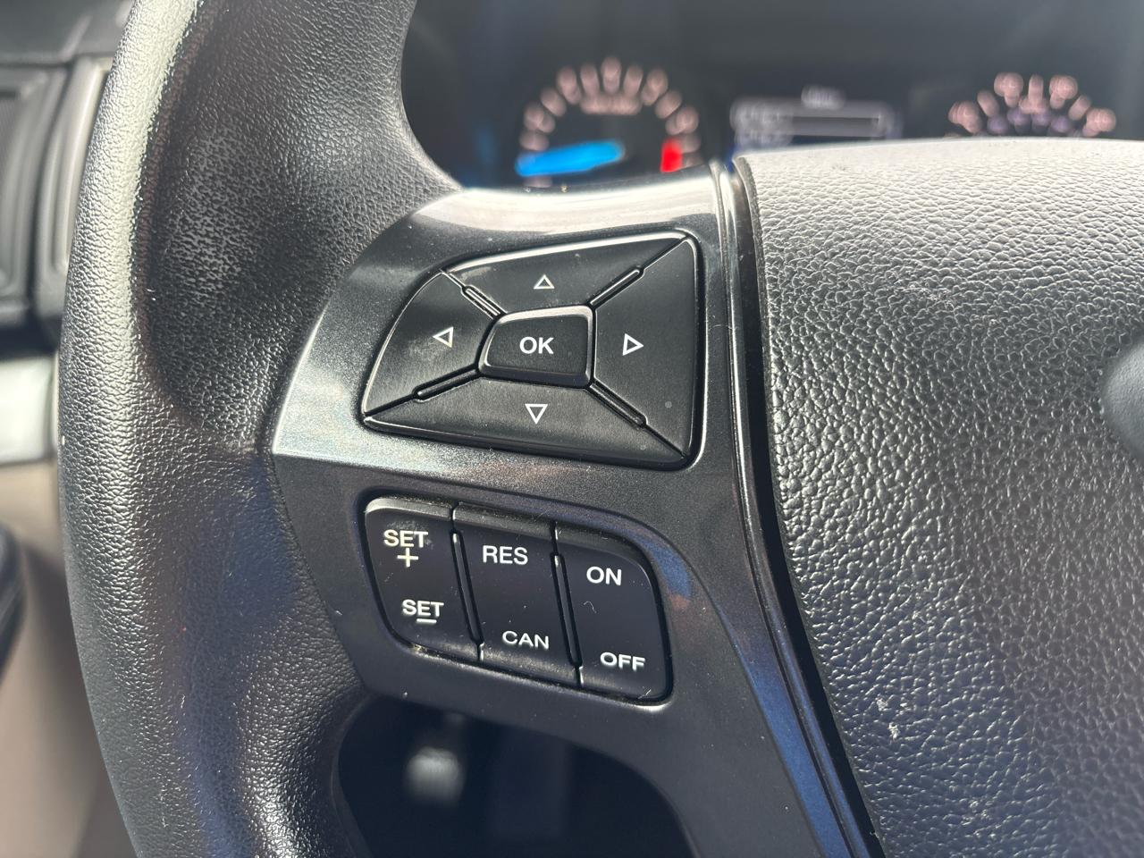 Ford Explorer Base 4WD 2019