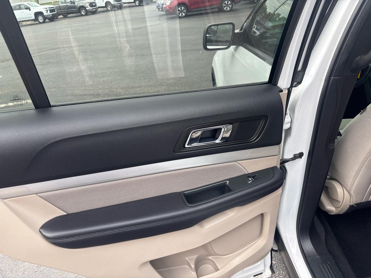 Ford Explorer Base 4WD 2019