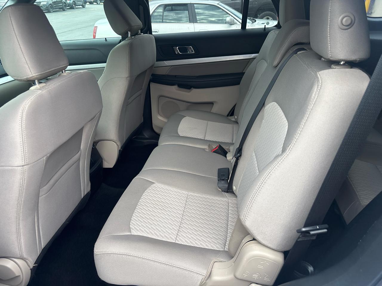 Ford Explorer Base 4WD 2019