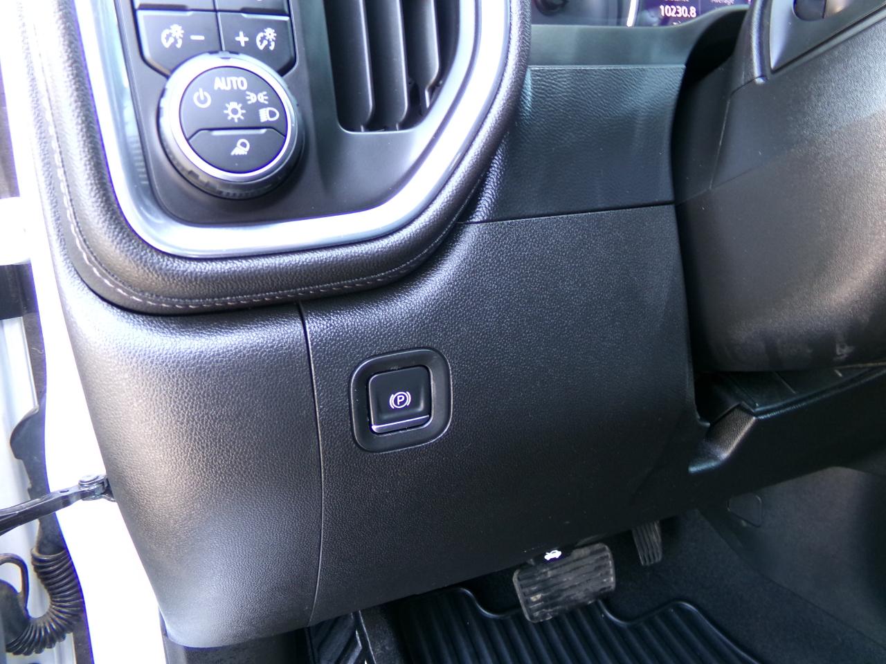Chevrolet Silverado 1500 4WD Crew Cab 147" LTZ 2021