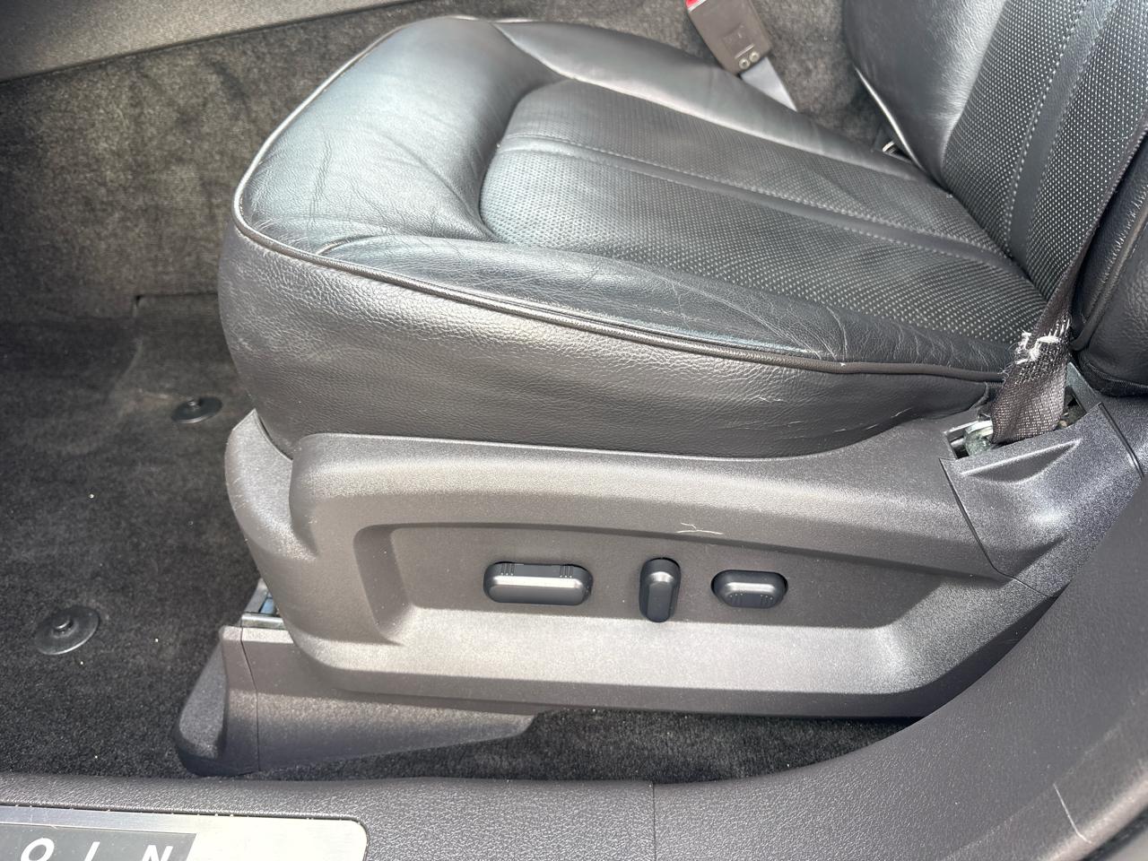Lincoln MKX AWD 4dr 2013