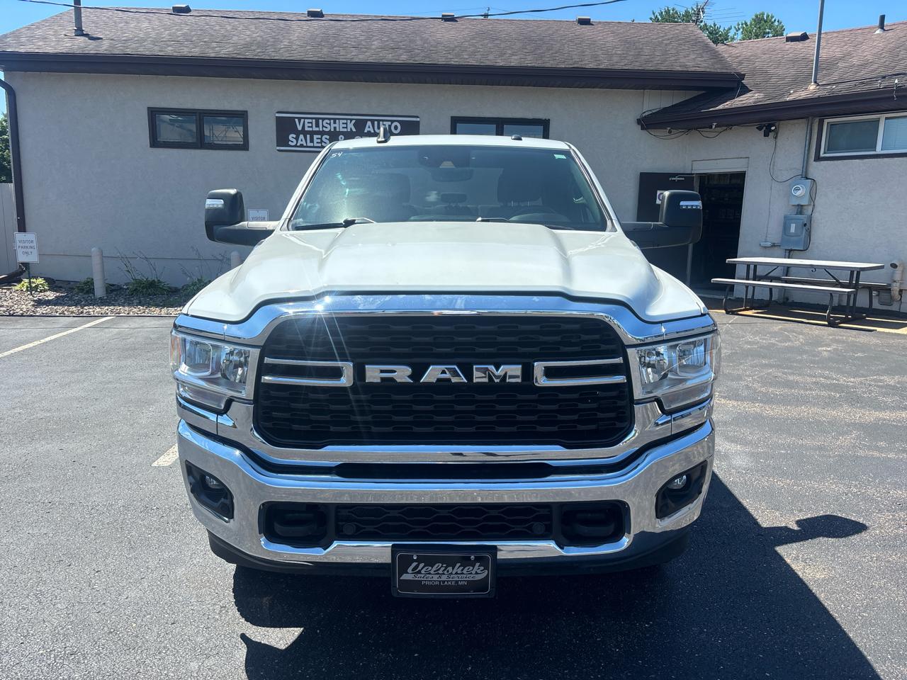 RAM 2500 Big Horn 4x4 Crew Cab 6'4" Box 2023