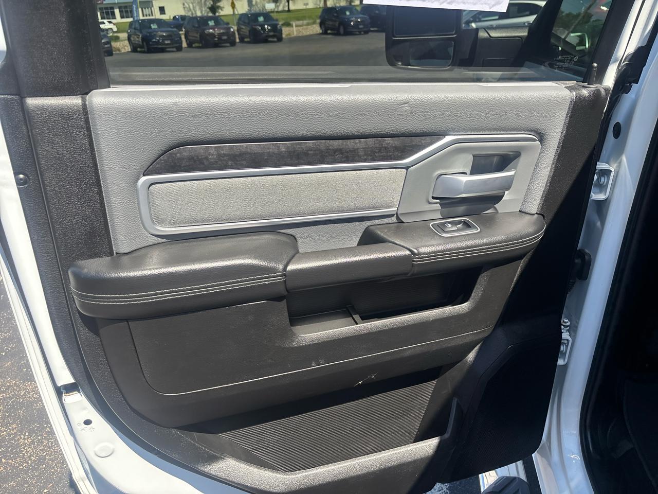 RAM 2500 Big Horn 4x4 Crew Cab 6'4" Box 2023