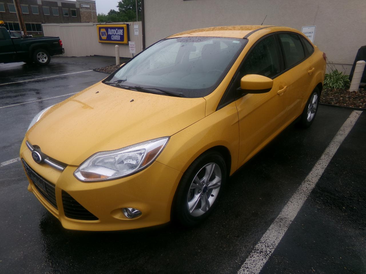 Ford Focus 4dr Sdn SE 2012