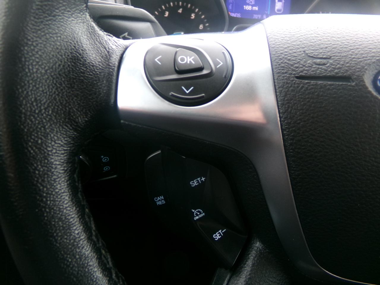 Ford Focus 4dr Sdn SE 2012
