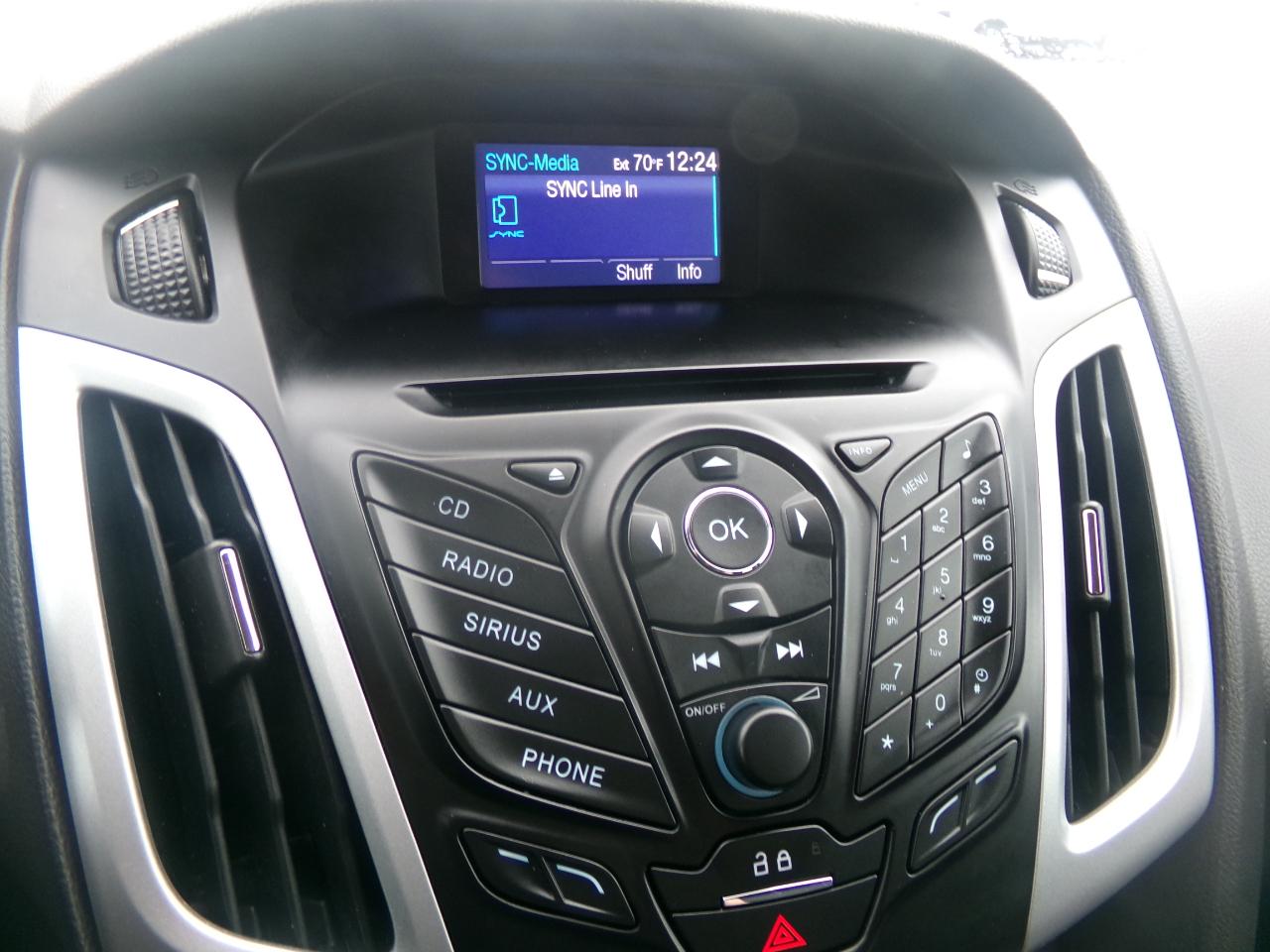 Ford Focus 4dr Sdn SE 2012