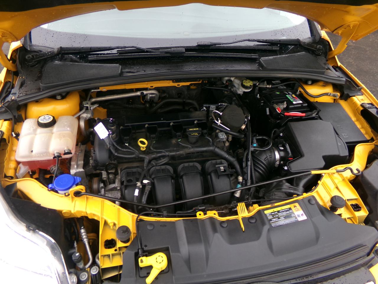 Ford Focus 4dr Sdn SE 2012