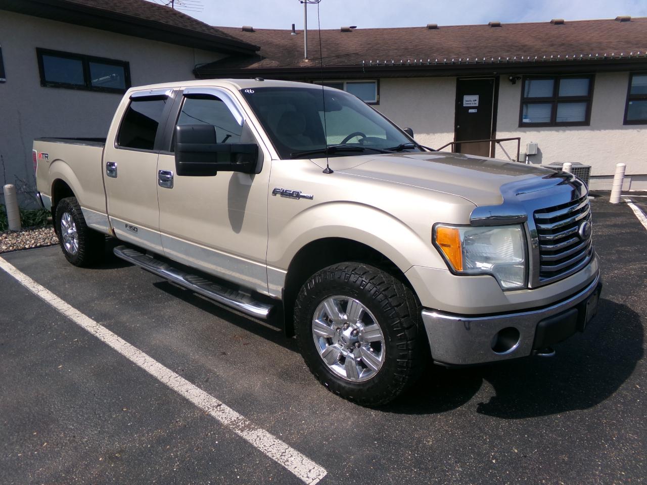 2010 Ford F-150 4WD SuperCrew 157" XLT