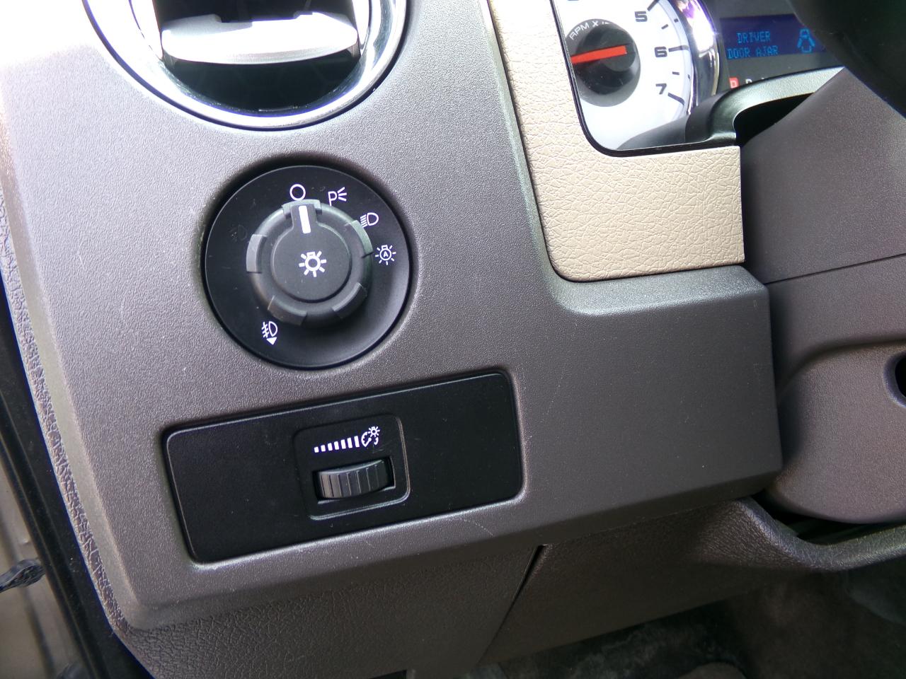 Ford F-150 4WD SuperCrew 157" XLT 2010
