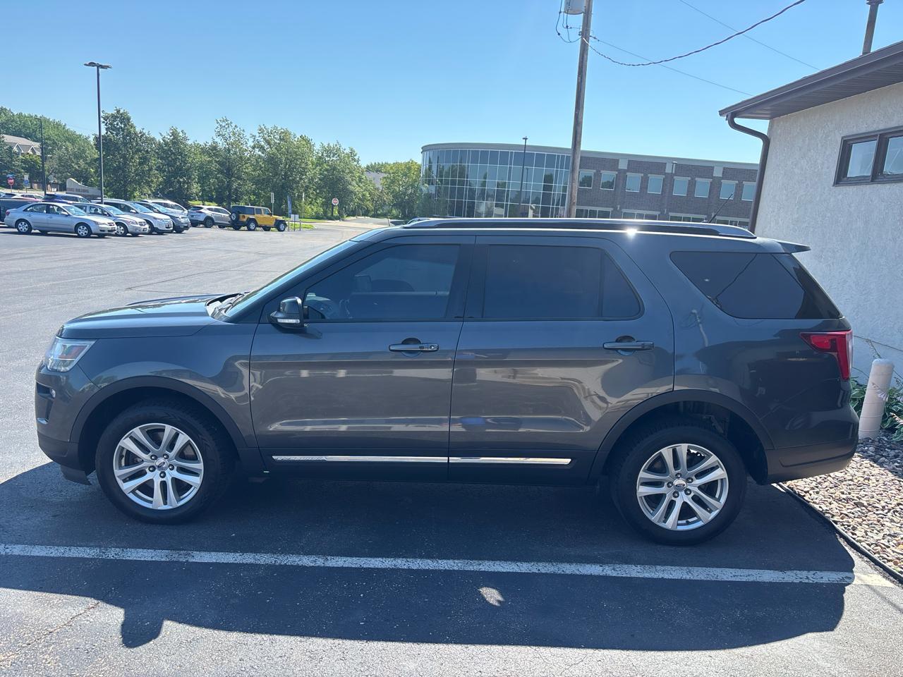 Ford Explorer XLT 4WD 2018