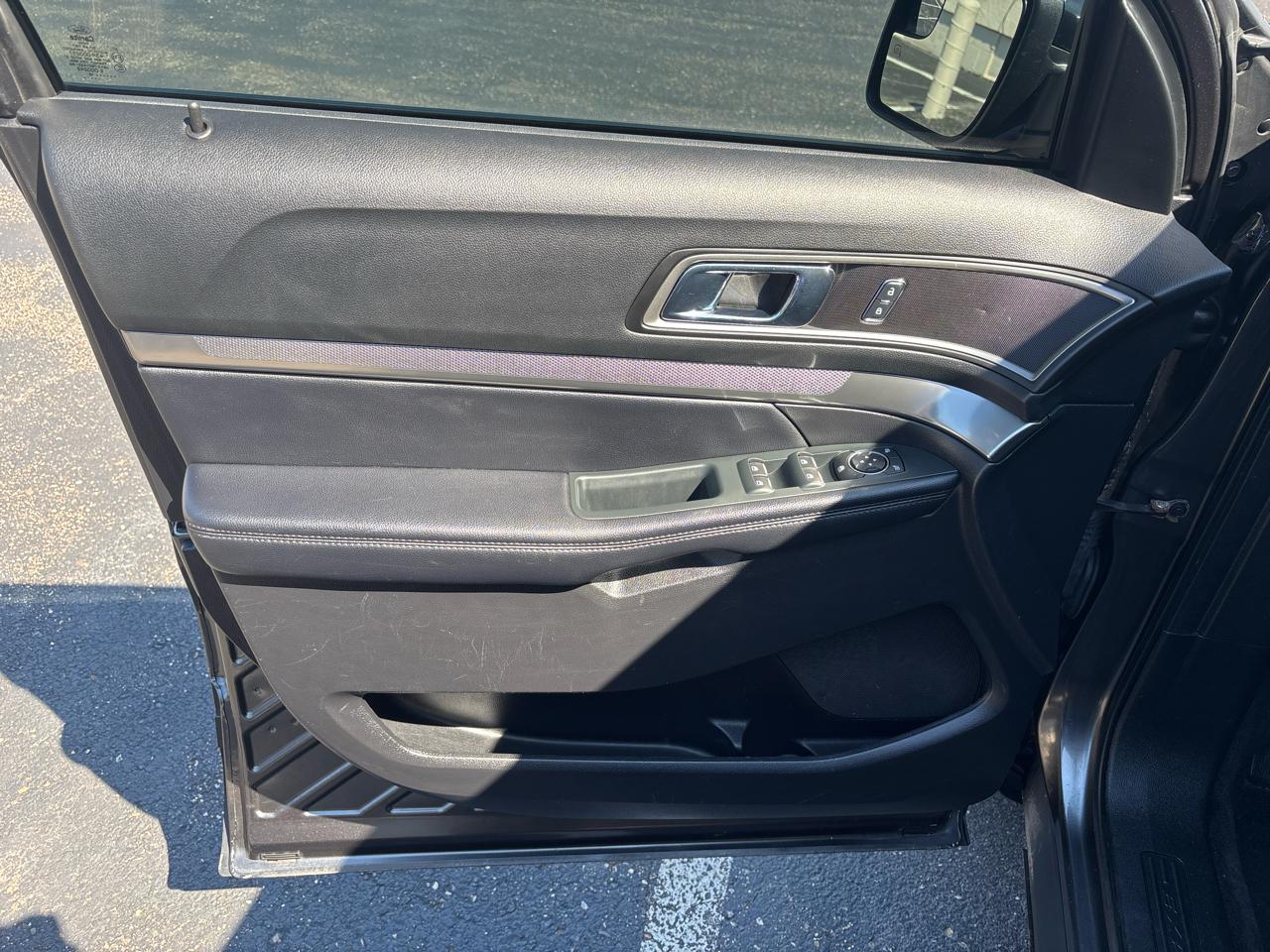 Ford Explorer XLT 4WD 2018