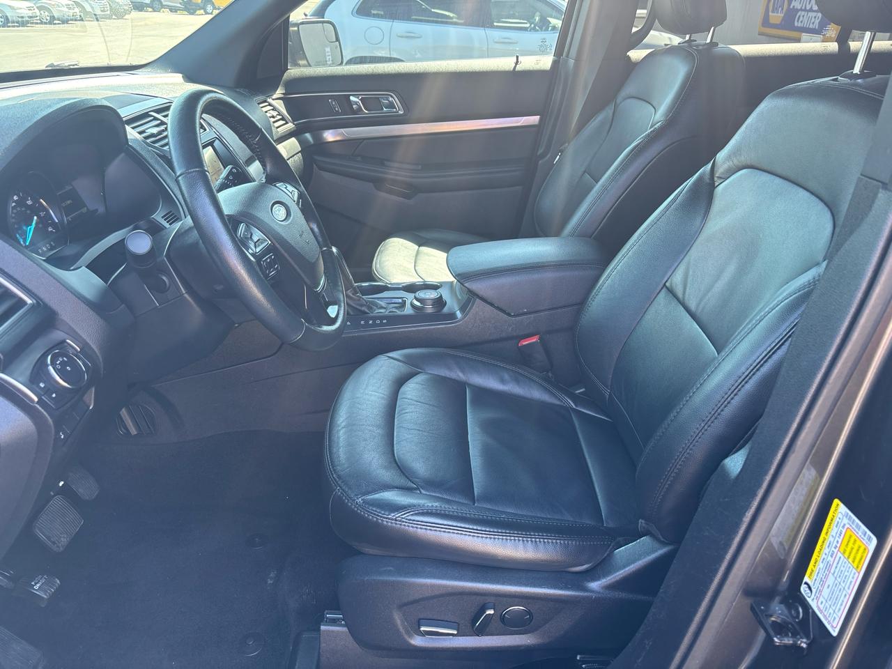 Ford Explorer XLT 4WD 2018