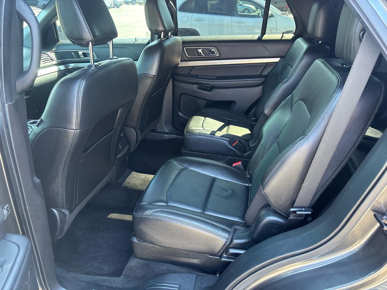 Ford Explorer XLT 4WD 2018