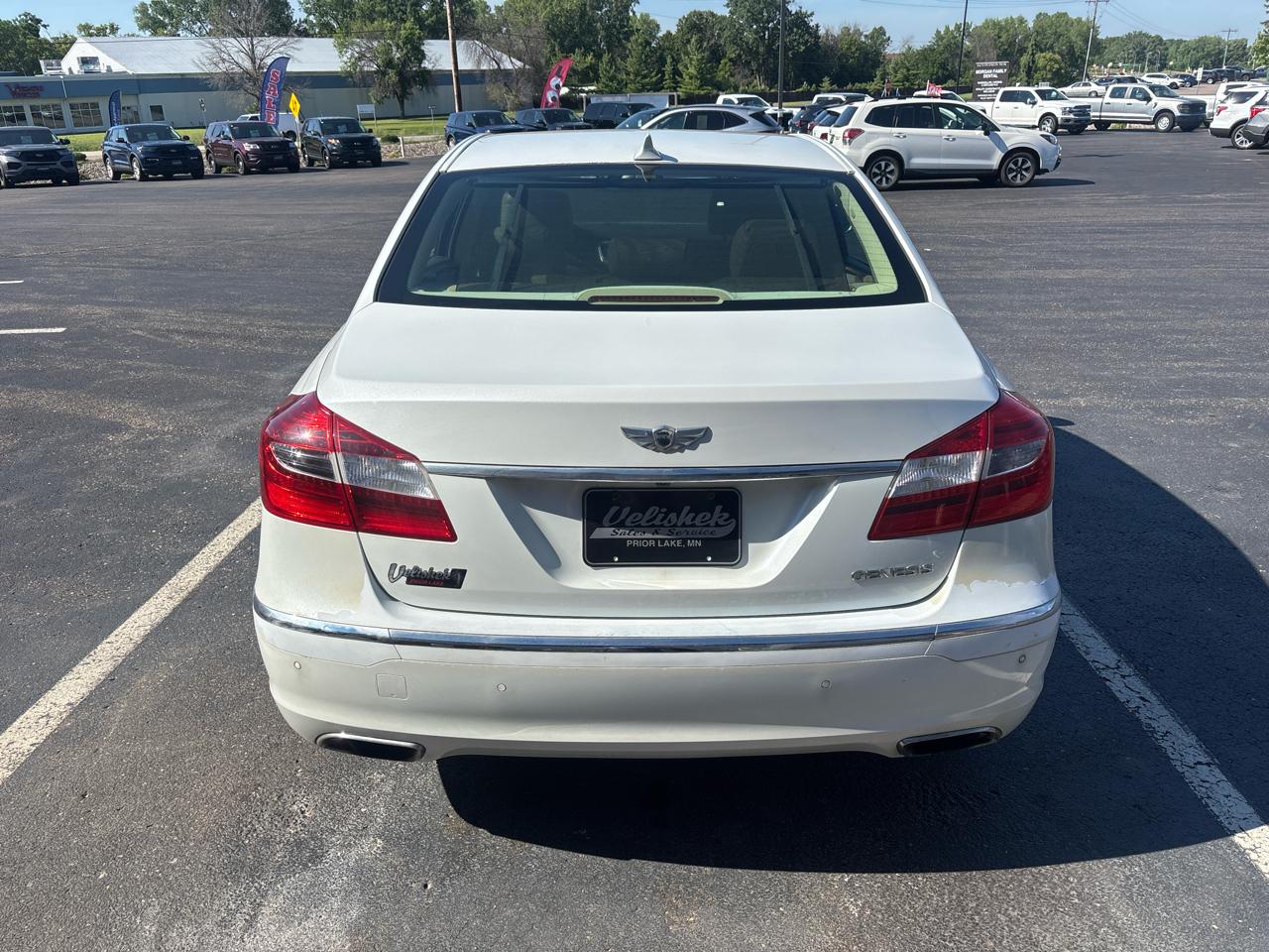 Hyundai Genesis 4dr Sdn V6 3.8L 2012