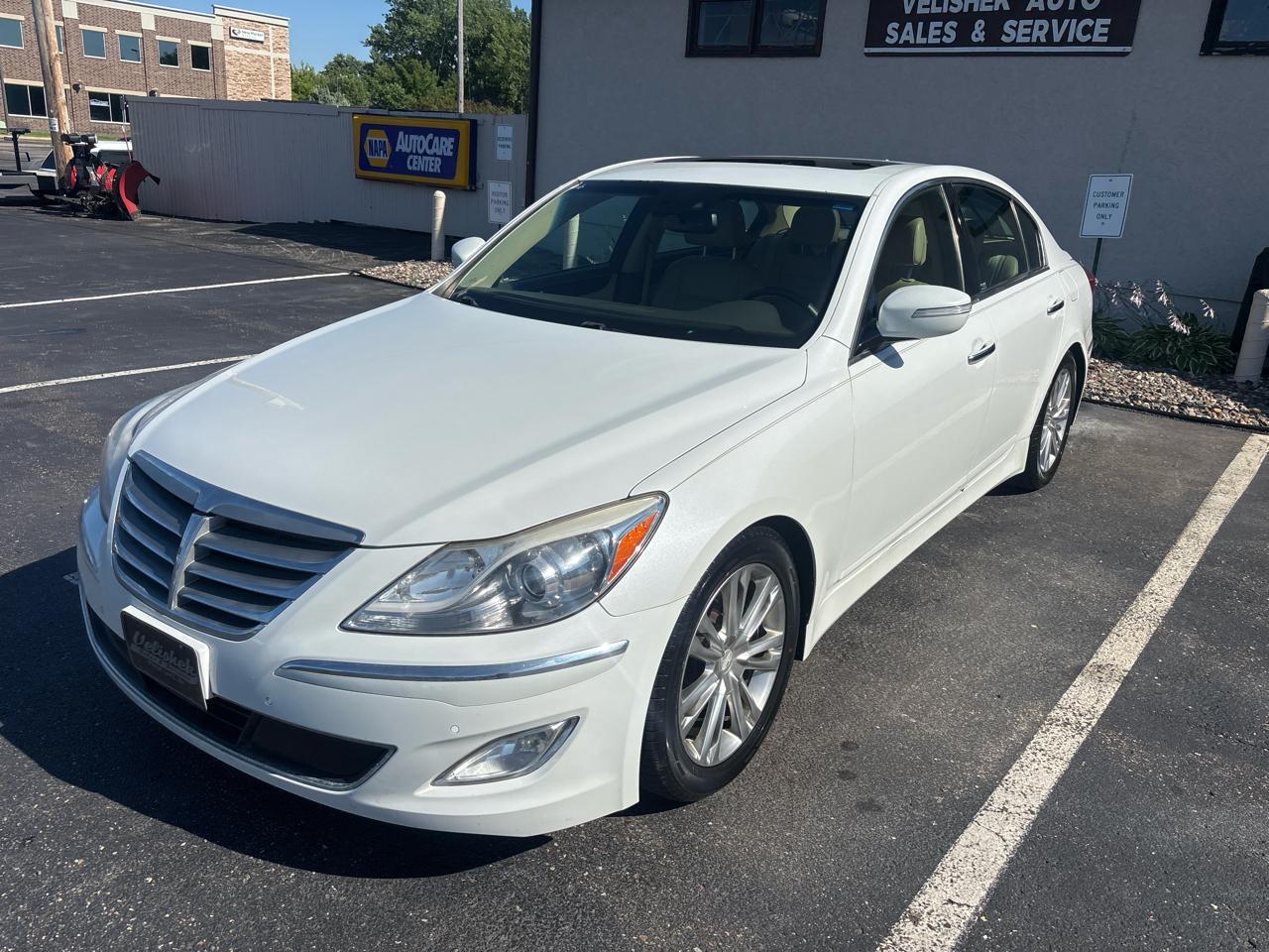 Hyundai Genesis 4dr Sdn V6 3.8L 2012