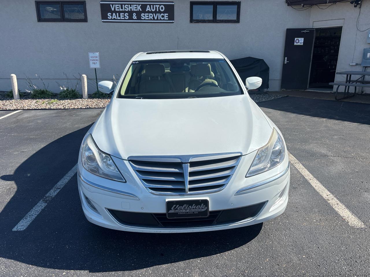 Hyundai Genesis 4dr Sdn V6 3.8L 2012