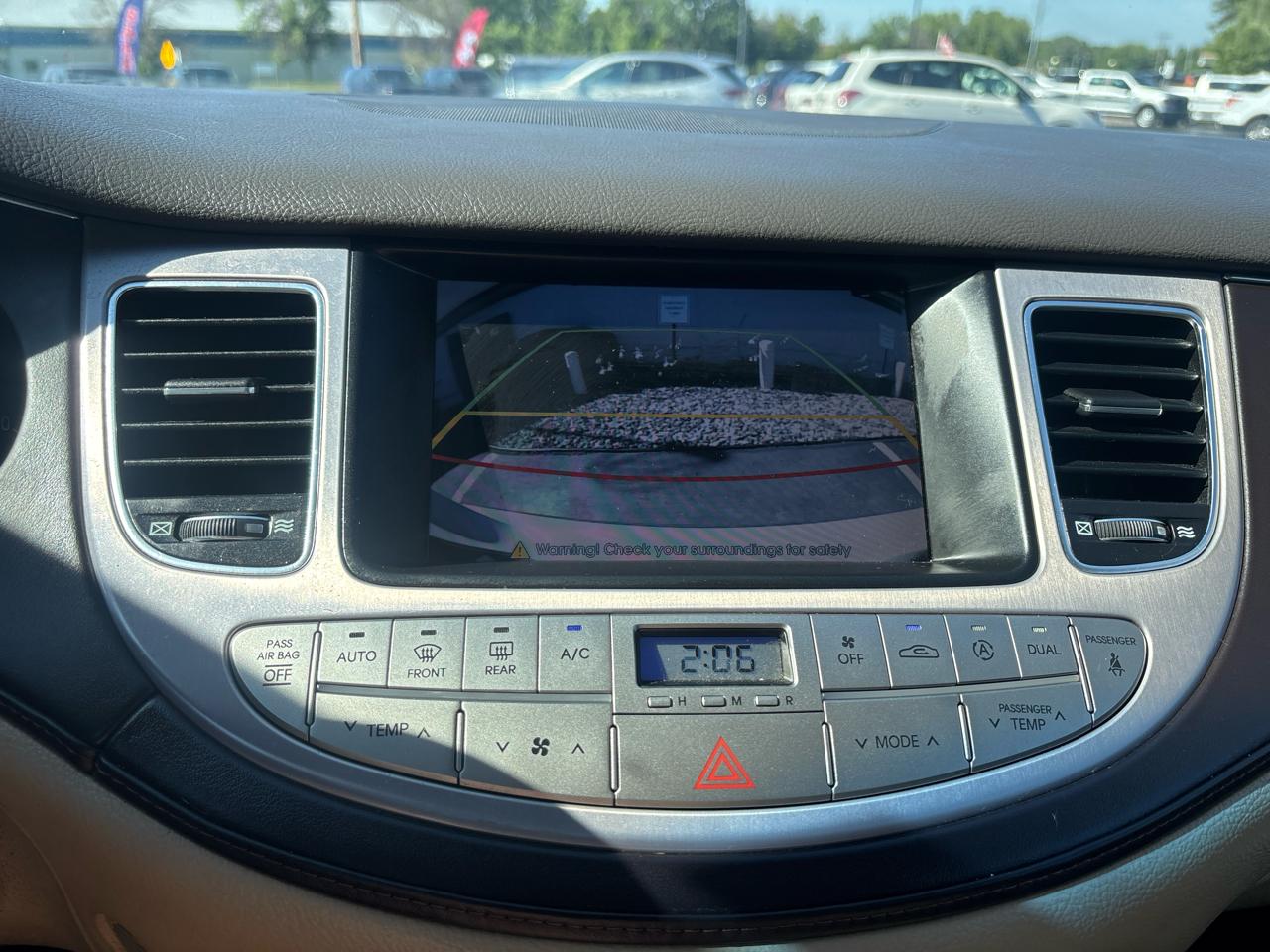 Hyundai Genesis 4dr Sdn V6 3.8L 2012
