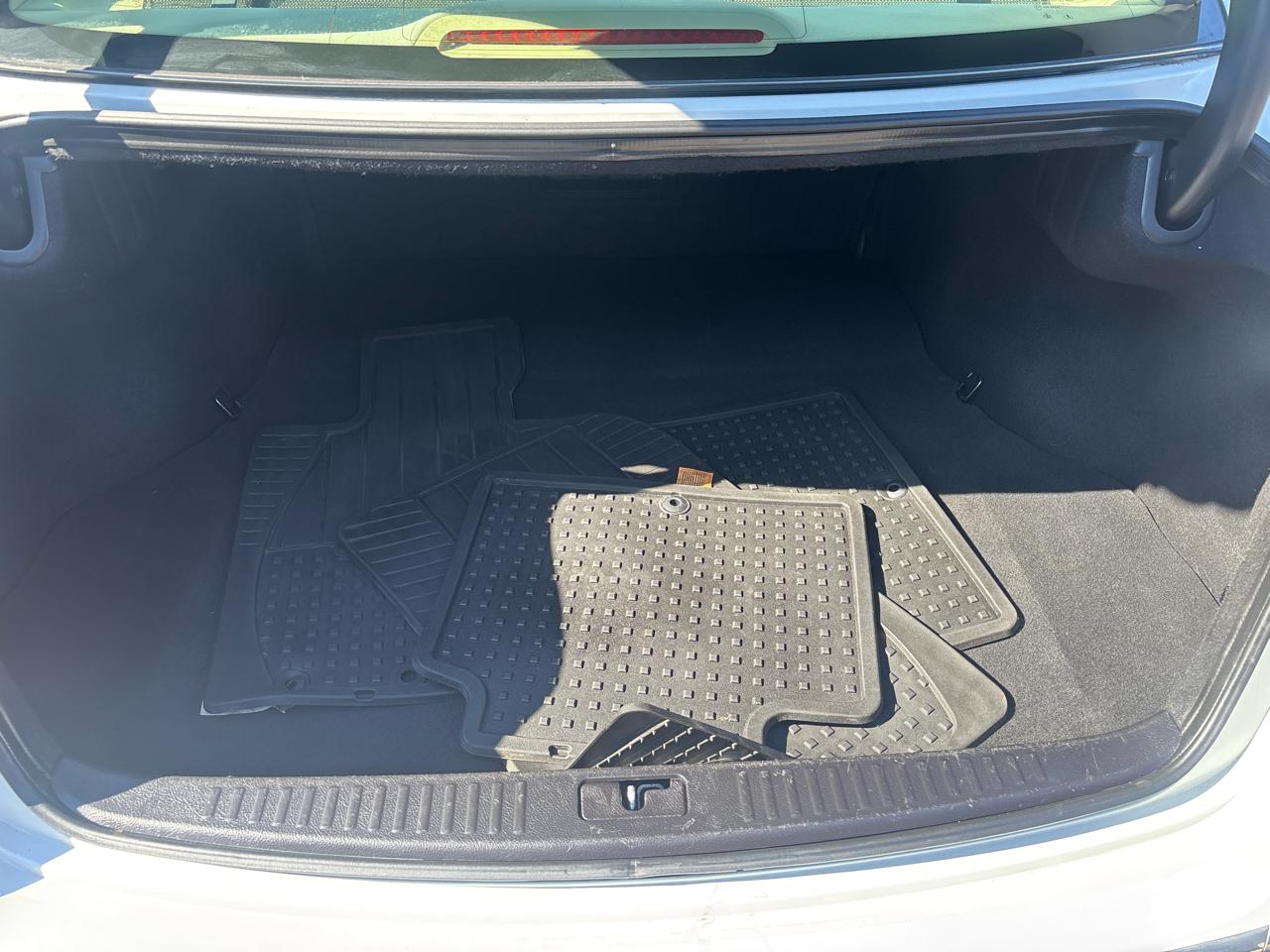Hyundai Genesis 4dr Sdn V6 3.8L 2012