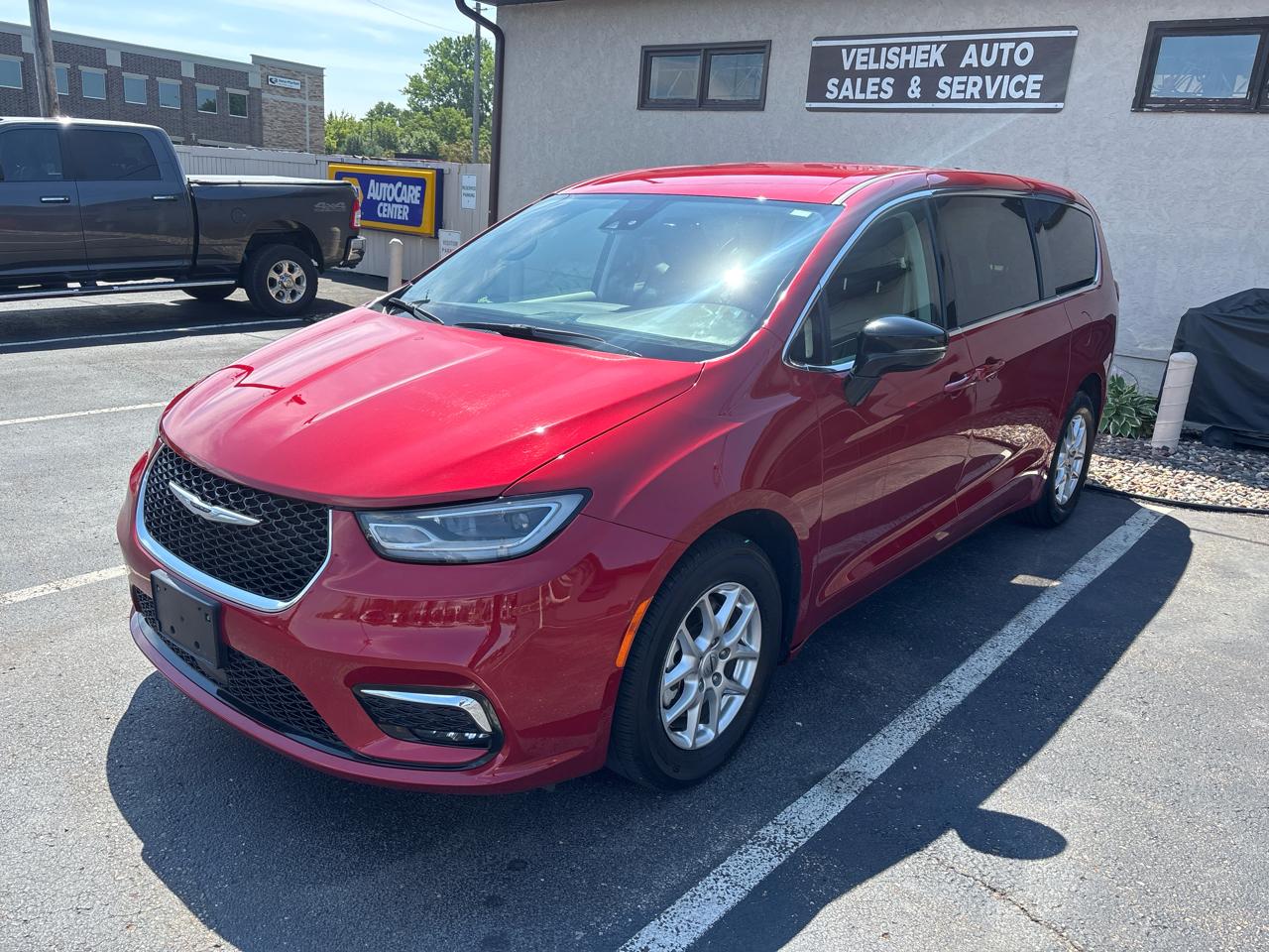 Chrysler Pacifica Touring L FWD 2024
