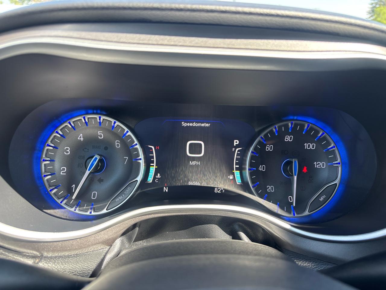 Chrysler Pacifica Touring L FWD 2024