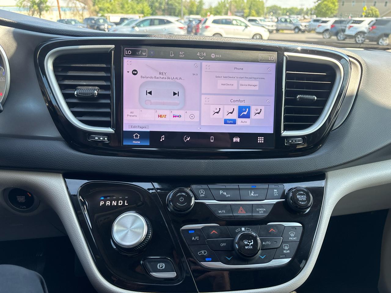 Chrysler Pacifica Touring L FWD 2024