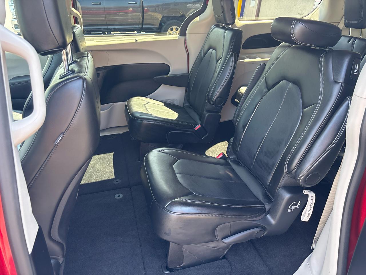 Chrysler Pacifica Touring L FWD 2024