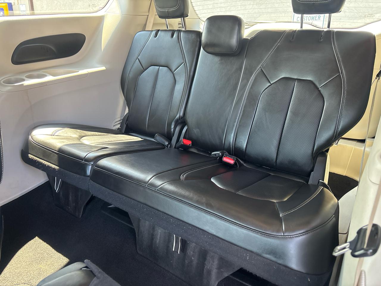 Chrysler Pacifica Touring L FWD 2024