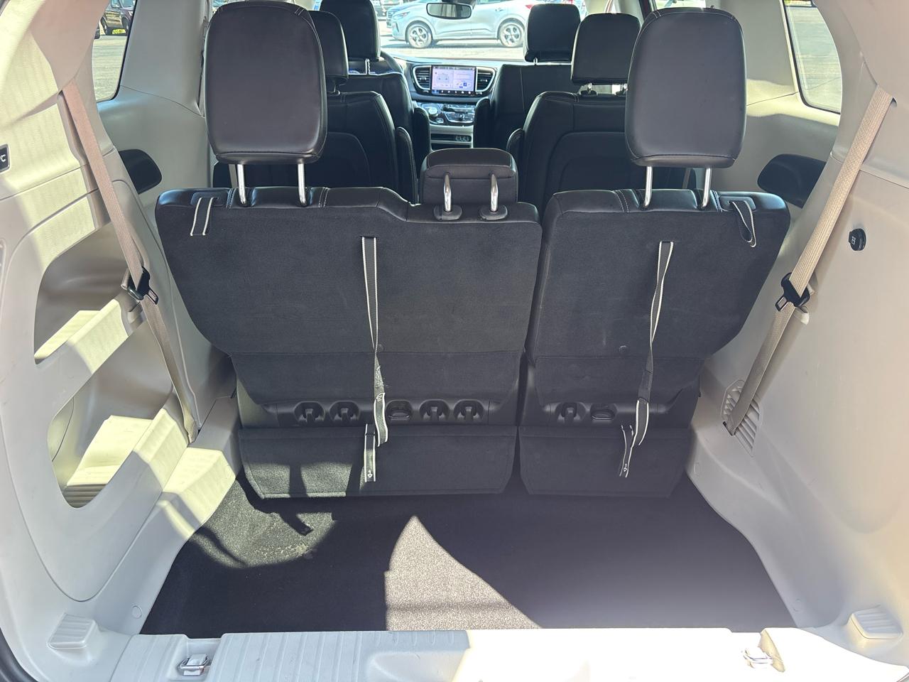 Chrysler Pacifica Touring L FWD 2024