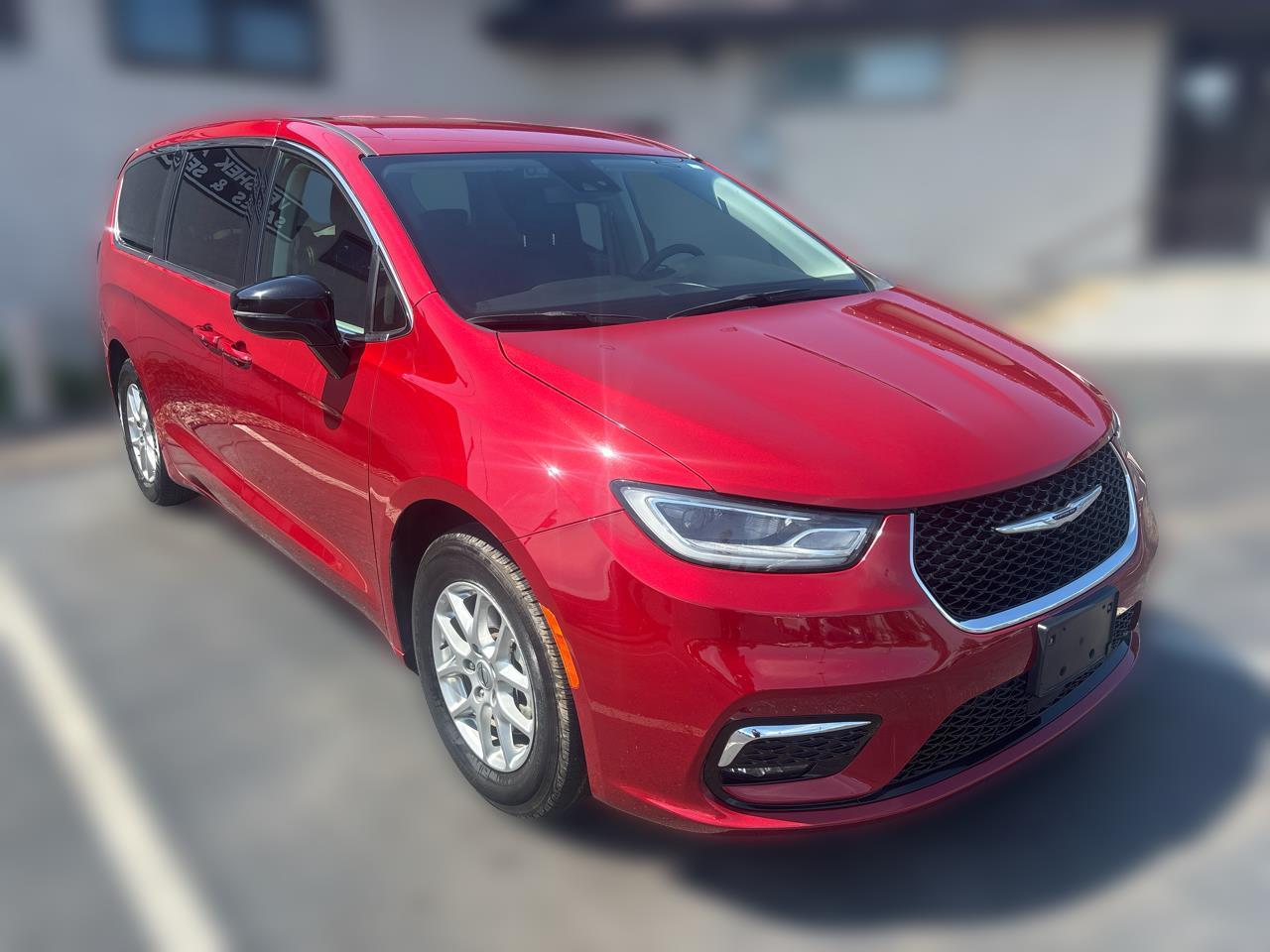 Chrysler Pacifica Touring L FWD 2024